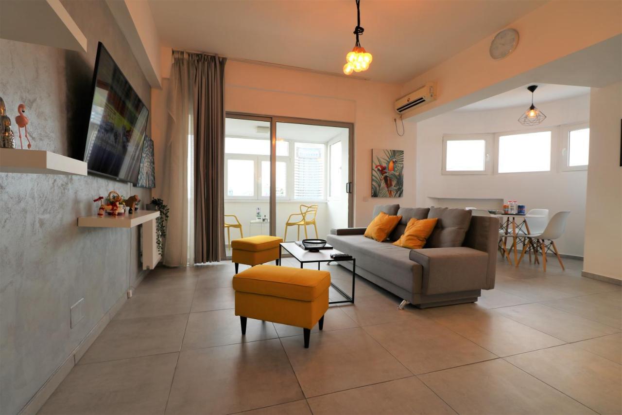 Serenity Heights Apartment: A Panoramic Haven Near Old Town - Free Minibar Apartament *