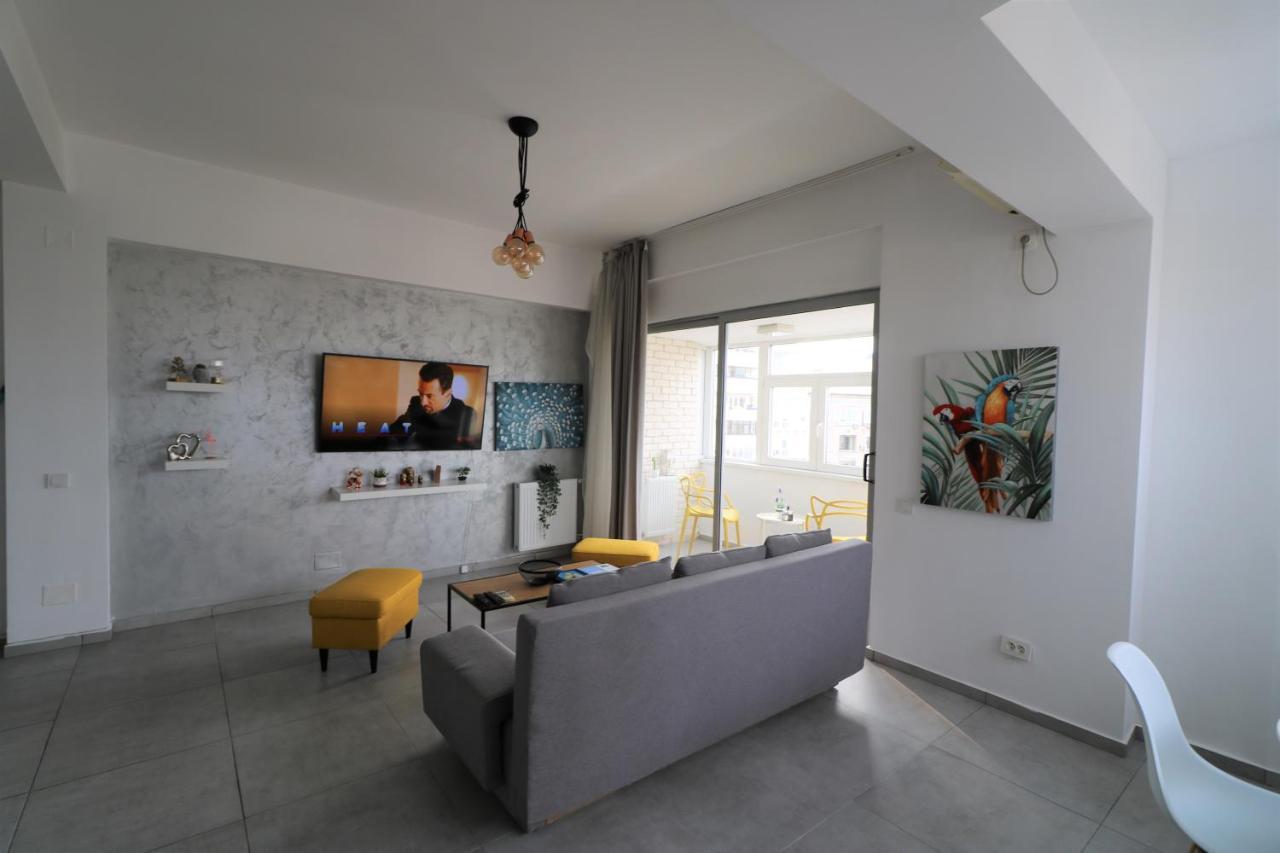 Serenity Heights Apartment: A Panoramic Haven Near Old Town - Free Minibar Apartament *