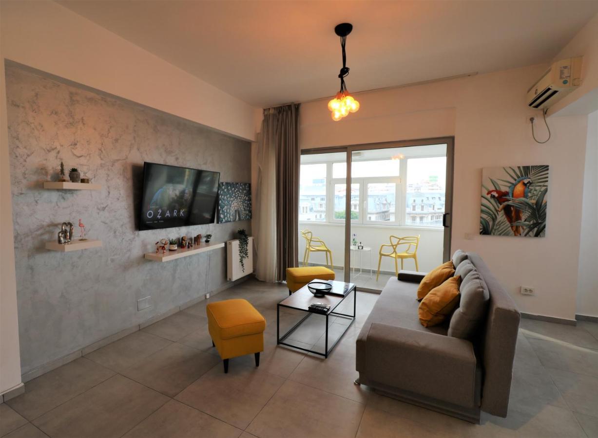 Serenity Heights Apartment: A Panoramic Haven Near Old Town - Free Minibar * Bucureşti